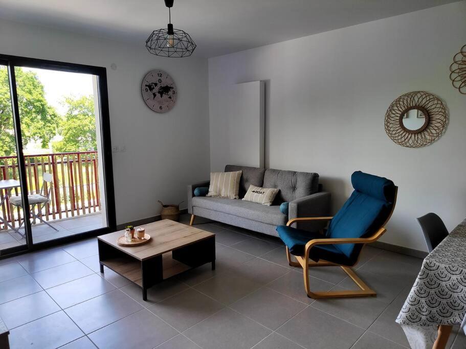 Location De Vacances A Andernos - Appartement 2 Chambres Dans Residence Neuve Andernos-les-Bains Exterior foto