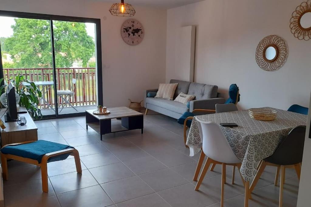 Location De Vacances A Andernos - Appartement 2 Chambres Dans Residence Neuve Andernos-les-Bains Exterior foto