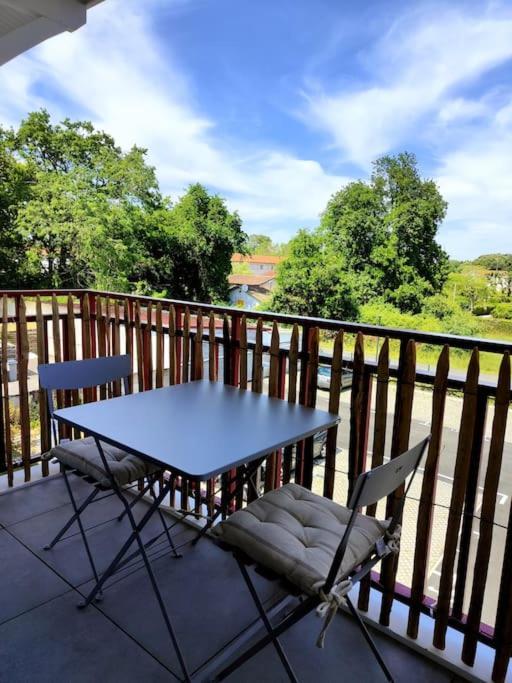 Location De Vacances A Andernos - Appartement 2 Chambres Dans Residence Neuve Andernos-les-Bains Exterior foto